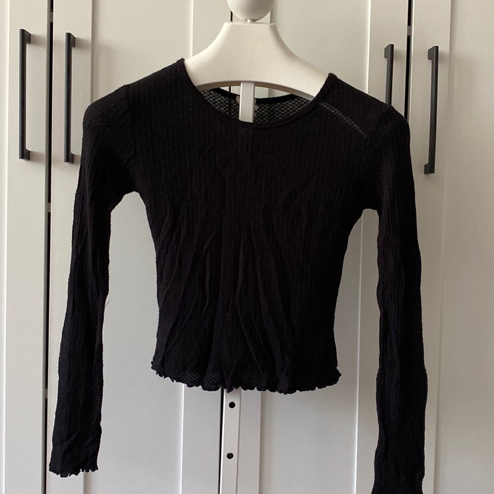 Black Long Sleeve Crop Top